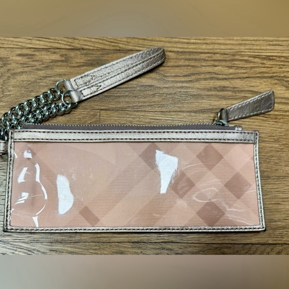 Additional photos for mini Authentic Burberry pink wristlet. - Picture 12 of 12